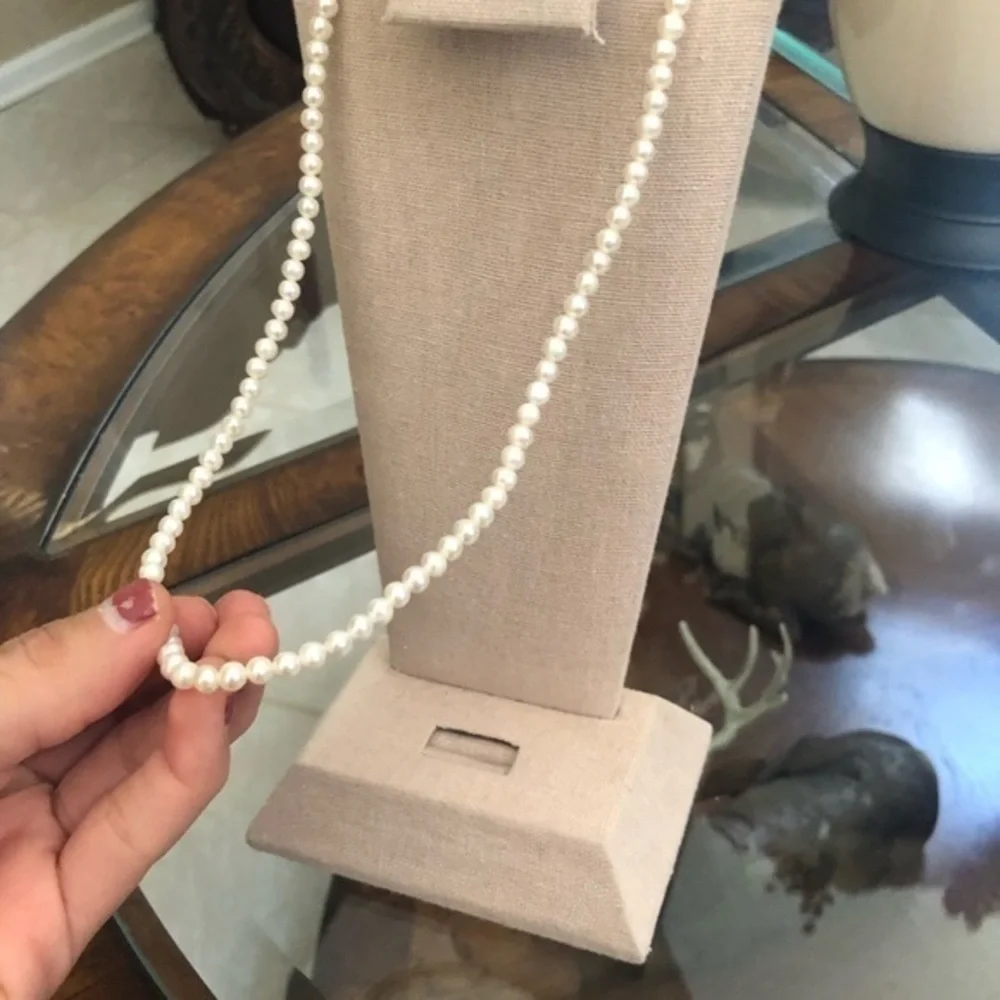 Vintage Faux Pearl Necklace - Picture 3 of 5